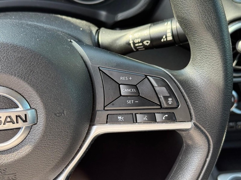 Nissan Sentra Vehicle Image 22