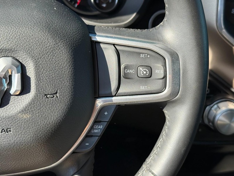 Ram 1500 Vehicle Image 24
