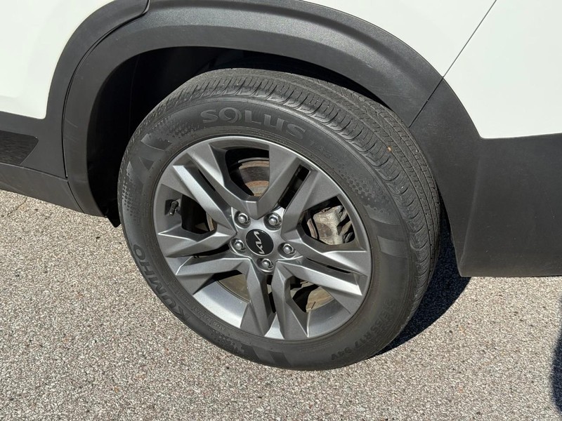 Kia Seltos Vehicle Image 05