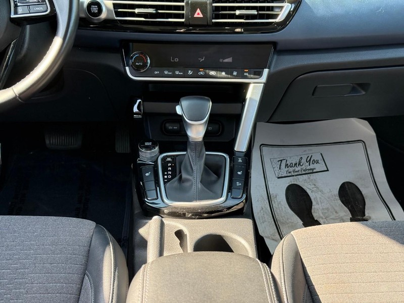 Kia Seltos Vehicle Image 18