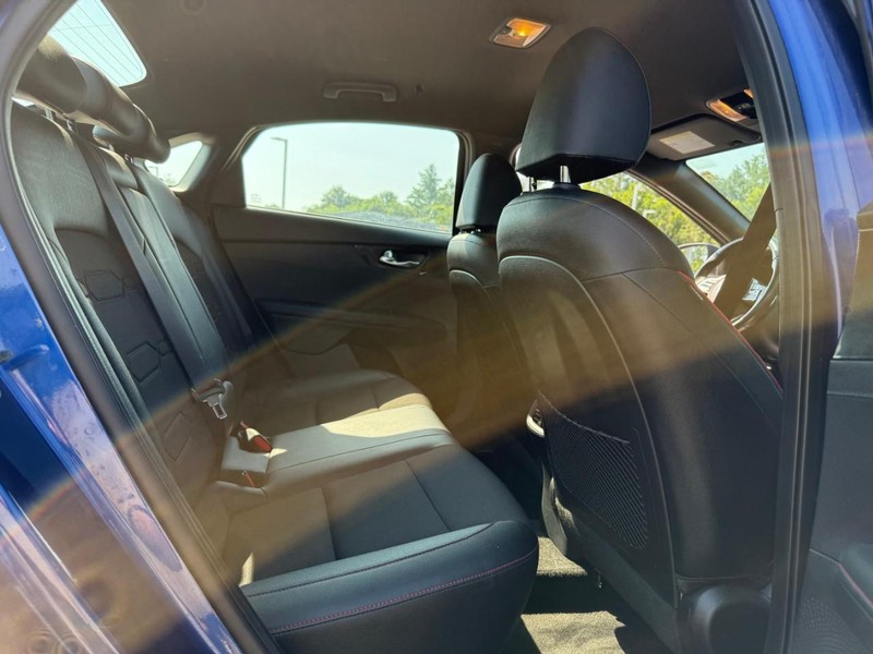 Kia Forte Vehicle Image 12