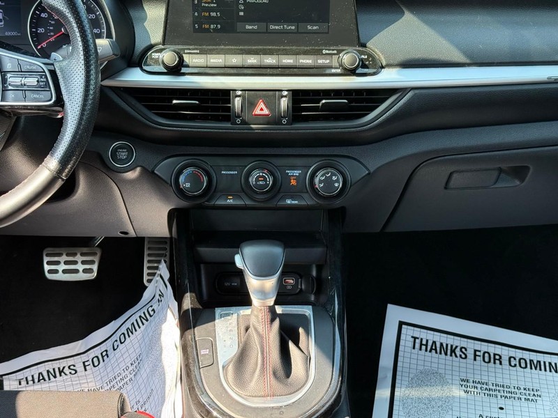 Kia Forte Vehicle Image 16