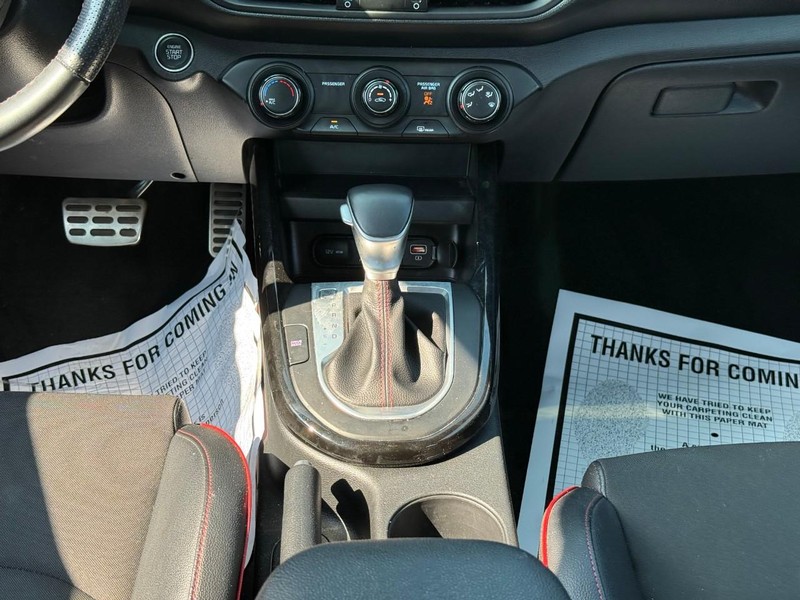Kia Forte Vehicle Image 17