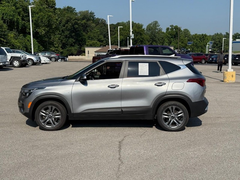 Kia Seltos Vehicle Image 03