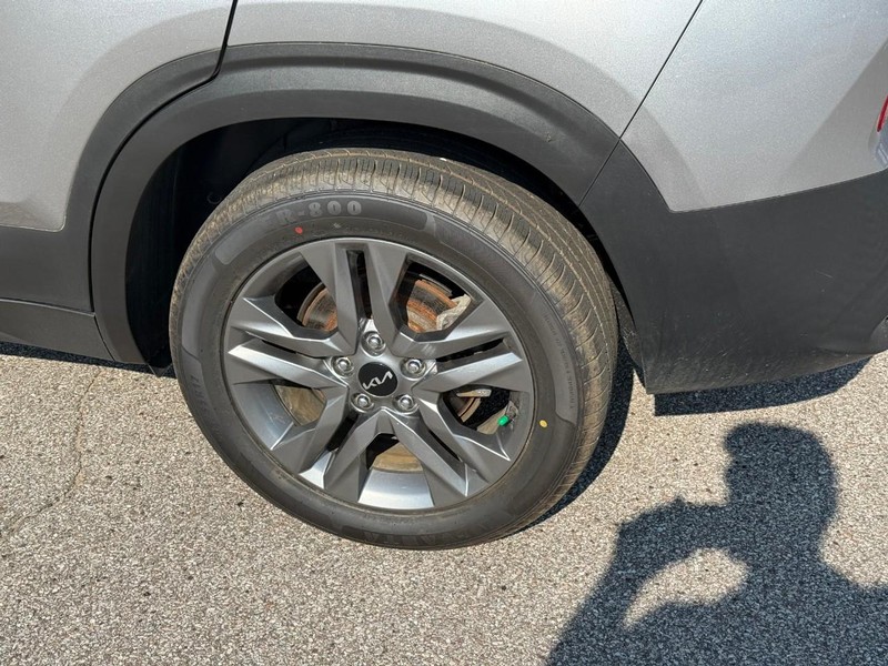 Kia Seltos Vehicle Image 05