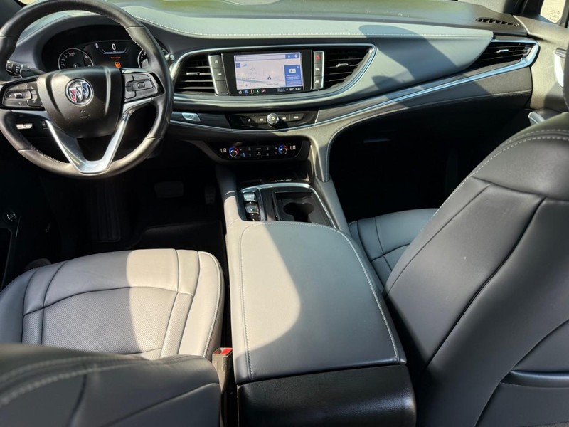 Buick Enclave Vehicle Image 15