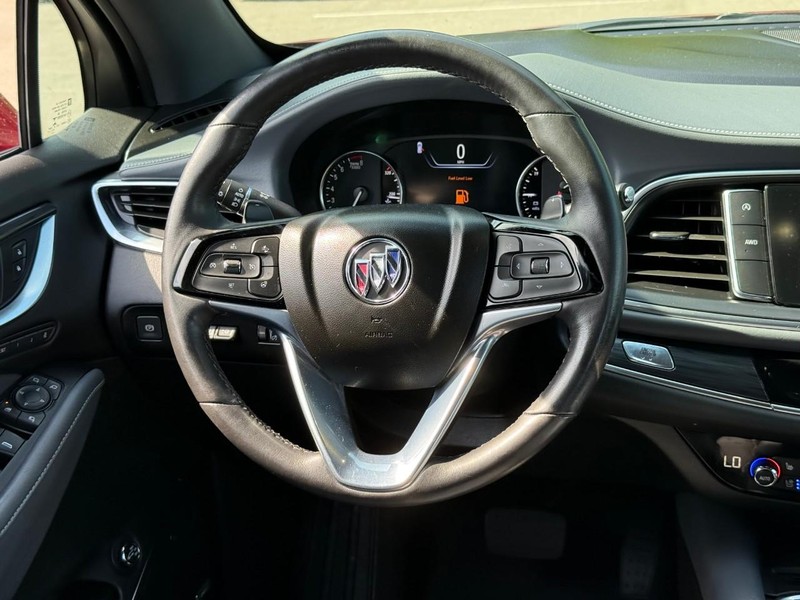 Buick Enclave Vehicle Image 16
