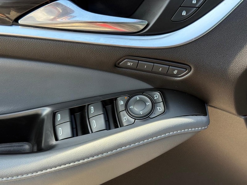 Buick Enclave Vehicle Image 20