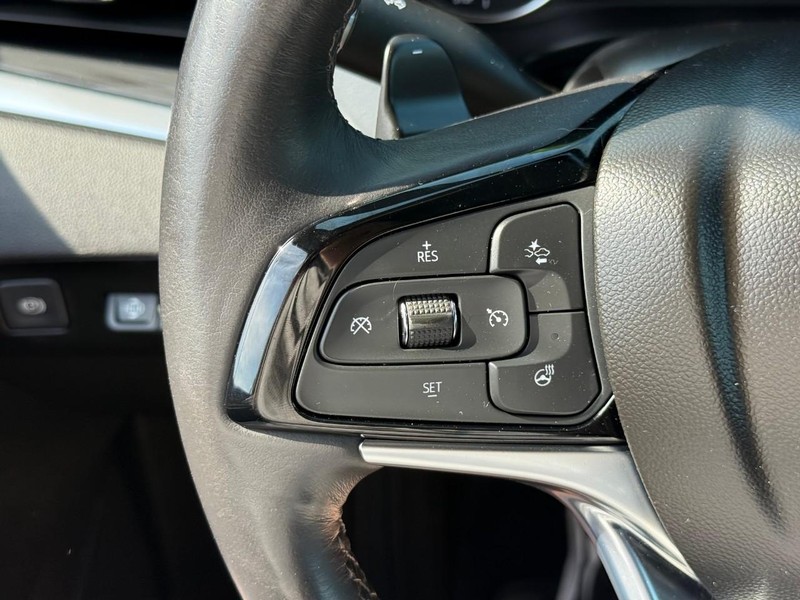 Buick Enclave Vehicle Image 23