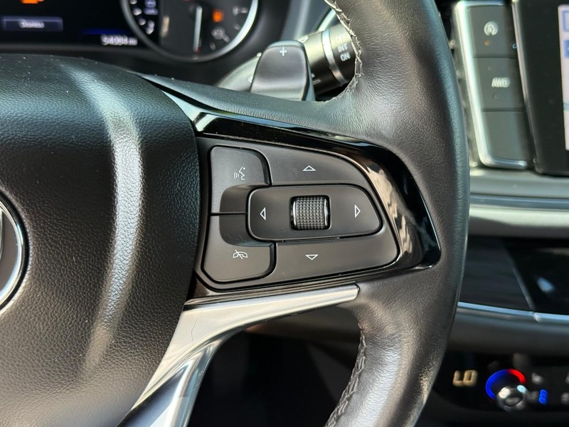 Buick Enclave Vehicle Image 24