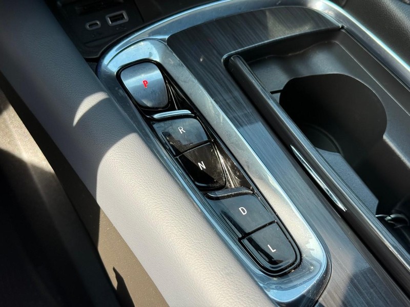 Buick Enclave Vehicle Image 26