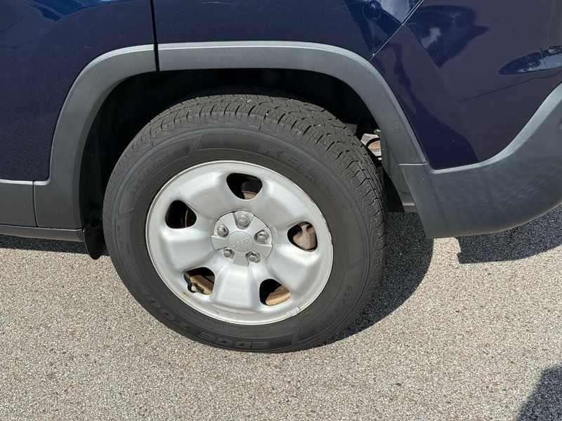 Jeep Cherokee Vehicle Image 05