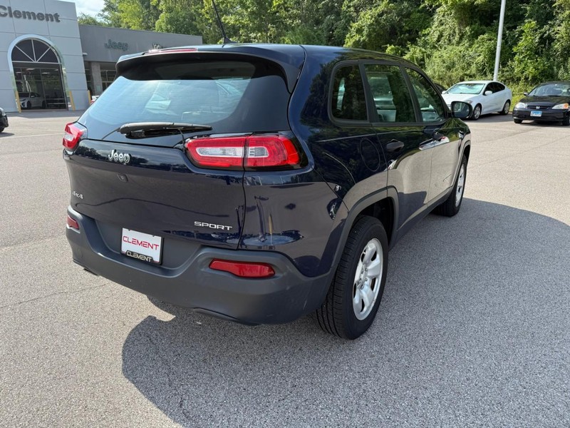 Jeep Cherokee Vehicle Image 09