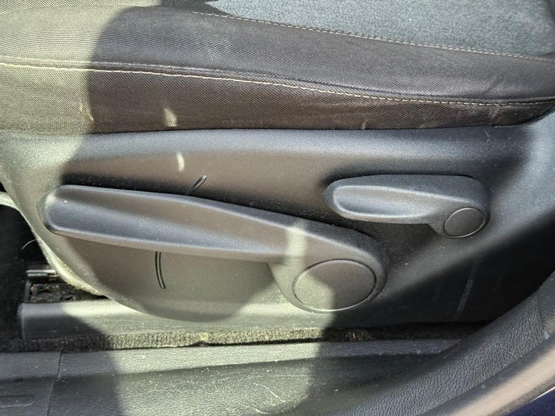 Jeep Cherokee Vehicle Image 21