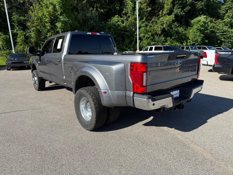 Ford Super Duty F-350 DRW Vehicle Image 04