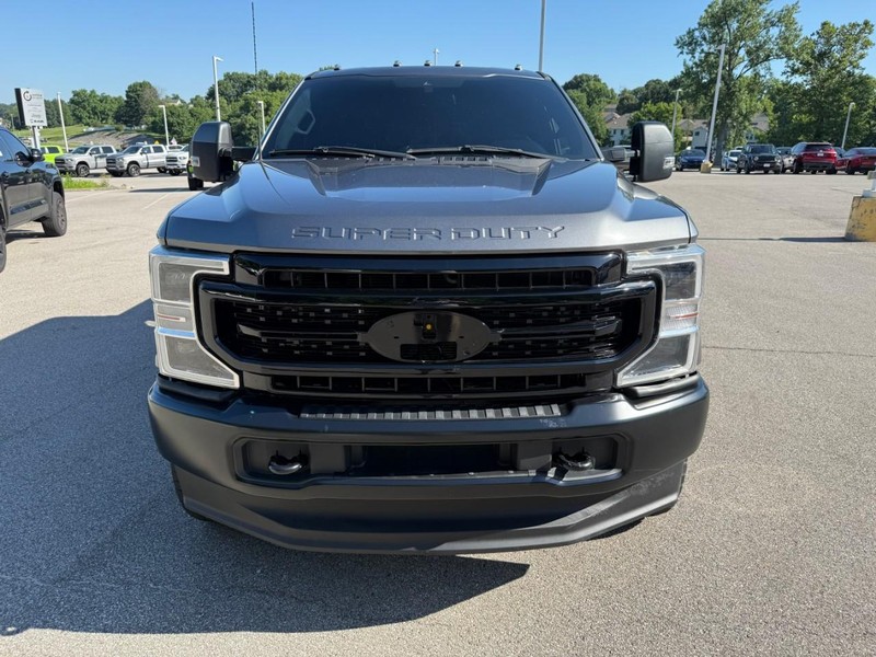 Ford Super Duty F-350 DRW Vehicle Image 11