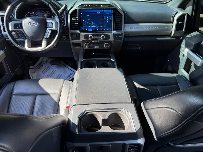 Ford Super Duty F-350 DRW Vehicle Image 14