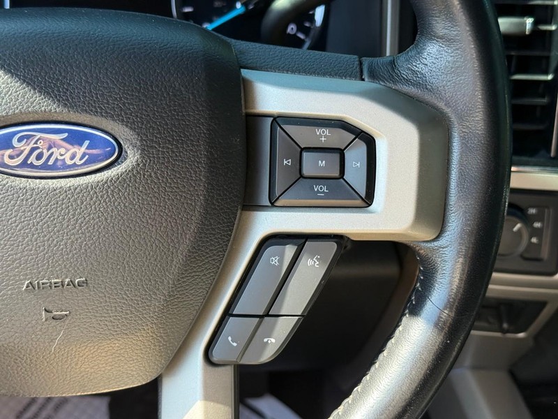 Ford Super Duty F-350 DRW Vehicle Image 22