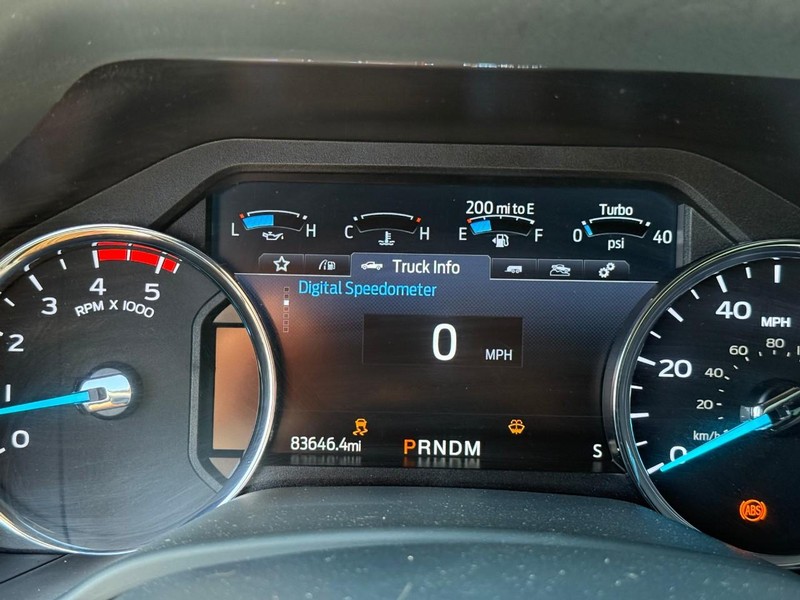 Ford Super Duty F-350 DRW Vehicle Image 23