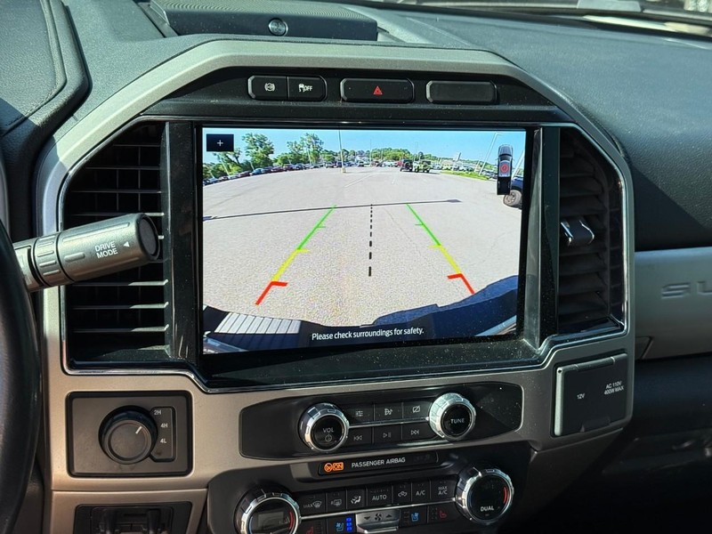 Ford Super Duty F-350 DRW Vehicle Image 24