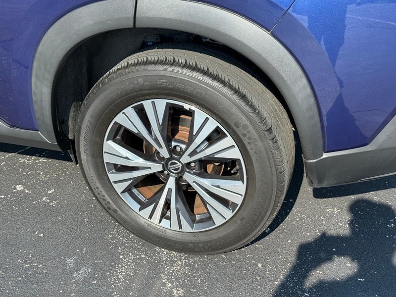 Nissan Rogue Vehicle Image 05