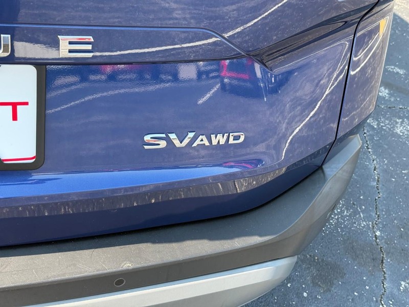 Nissan Rogue Vehicle Image 07