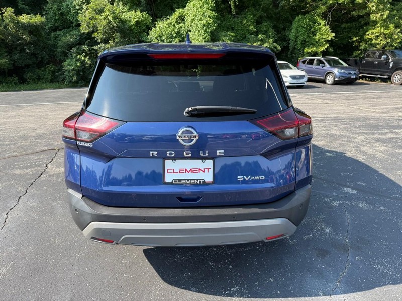Nissan Rogue Vehicle Image 09