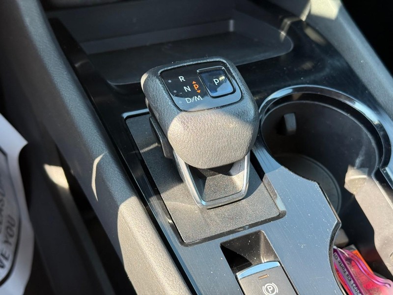Nissan Rogue Vehicle Image 26