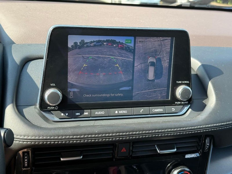 Nissan Rogue Vehicle Image 27