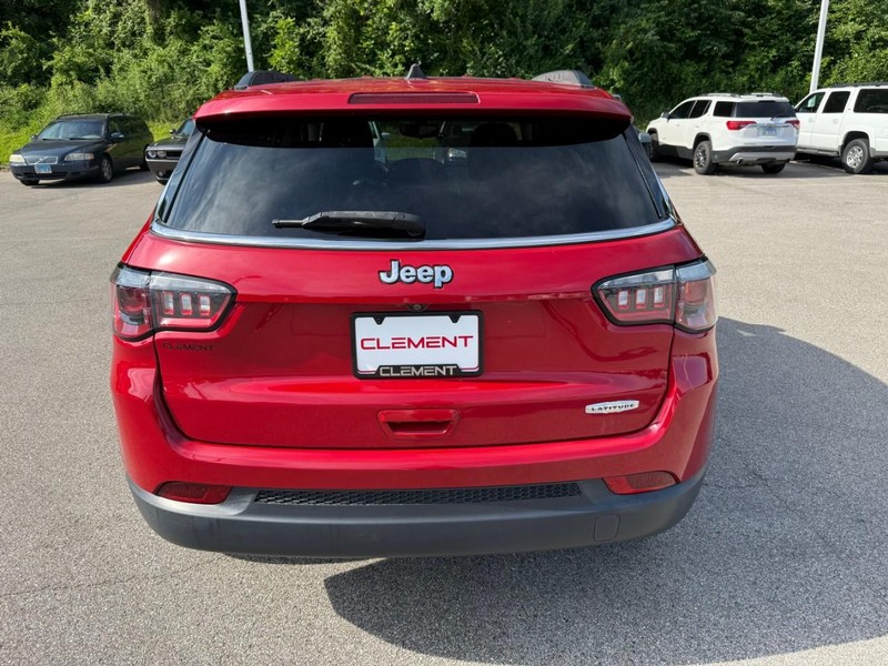 Jeep Compass Vehicle Image 11