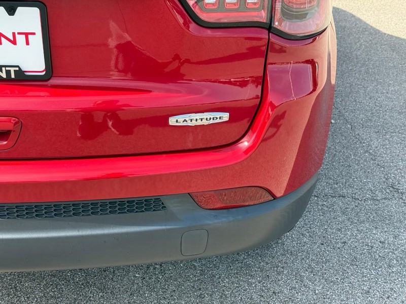 Jeep Compass Vehicle Image 13
