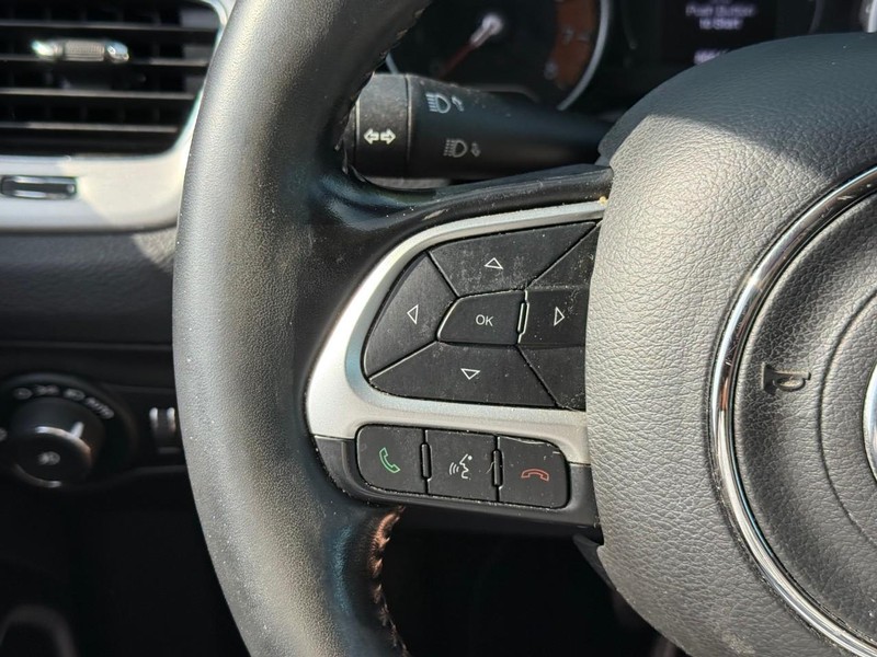 Jeep Compass Vehicle Image 21