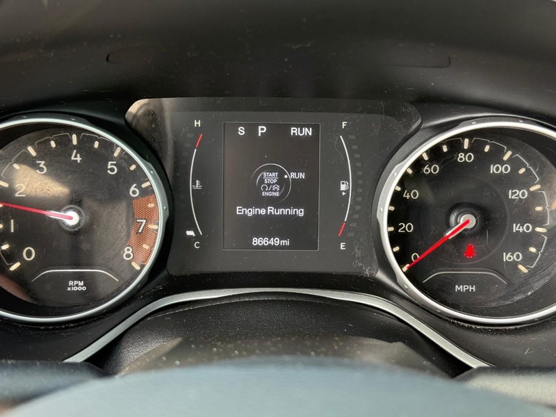 Jeep Compass Vehicle Image 24