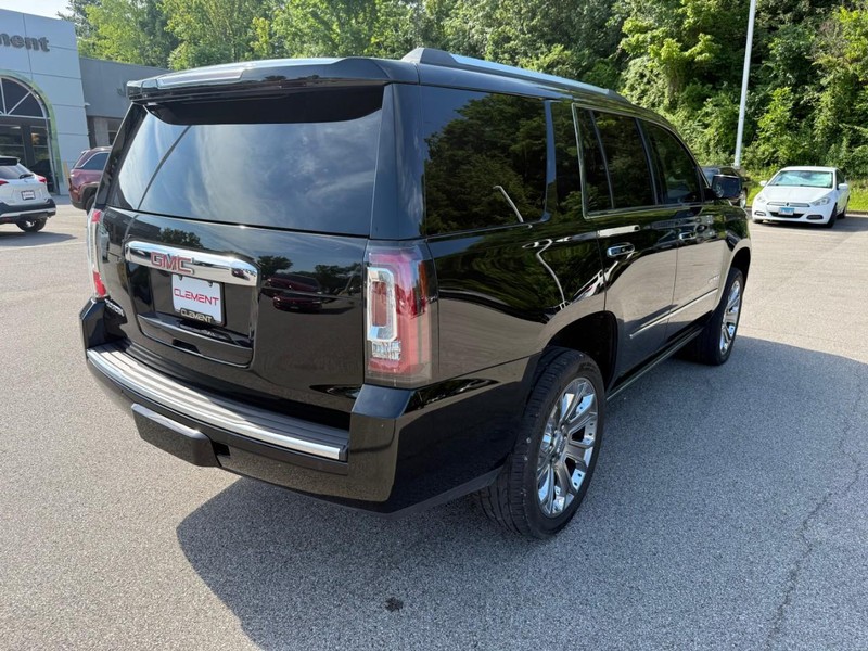 GMC Yukon Vehicle Image 09