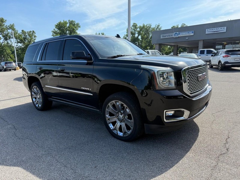 GMC Yukon Vehicle Image 11
