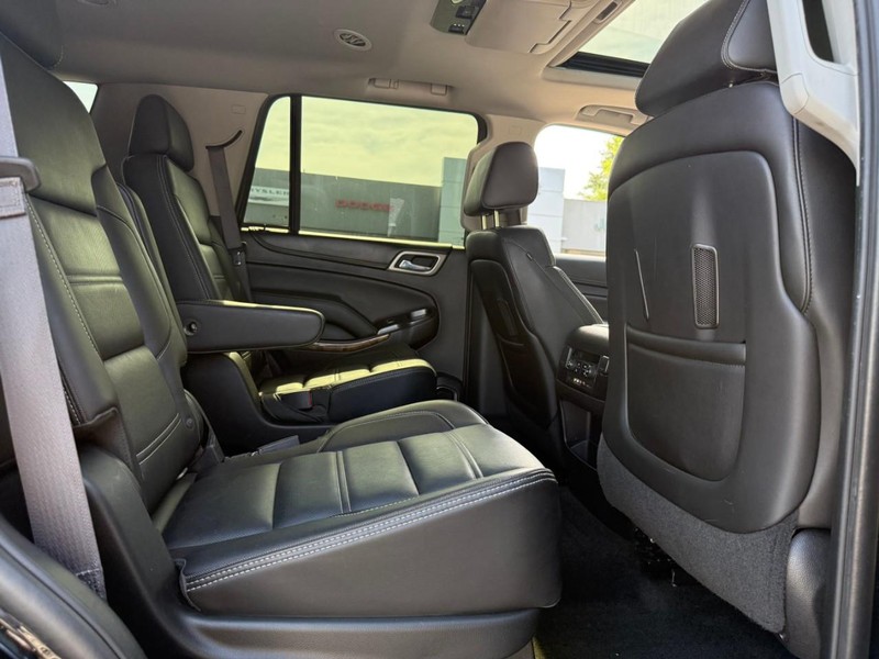 GMC Yukon Vehicle Image 13