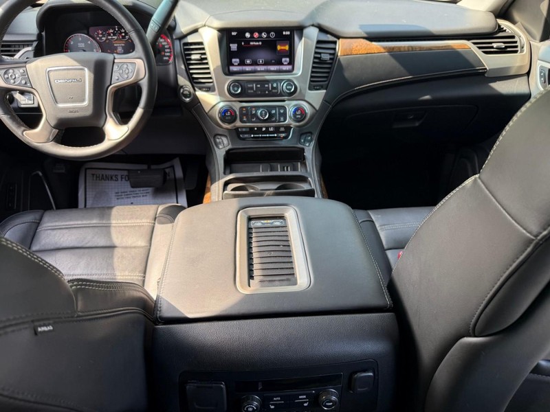 GMC Yukon Vehicle Image 15