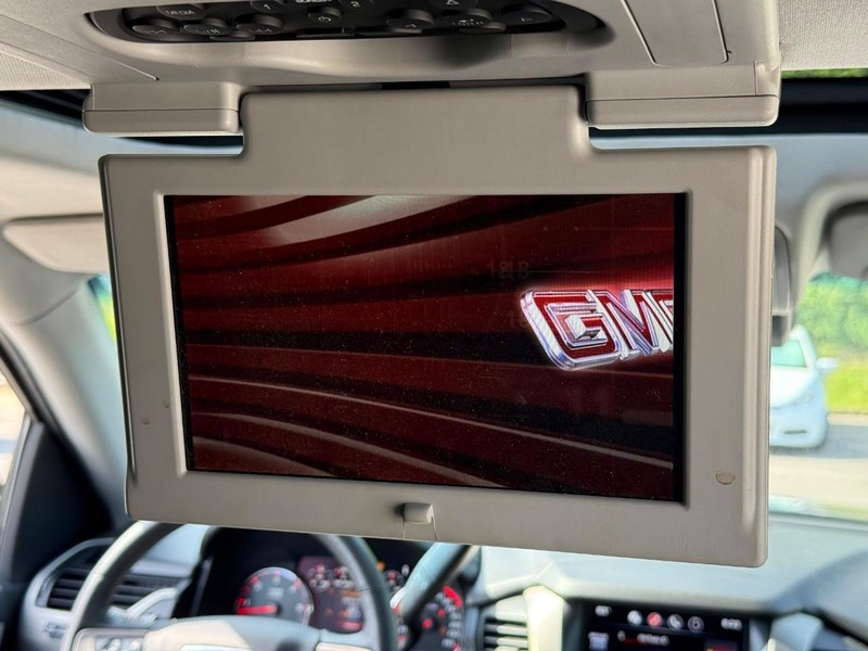 GMC Yukon Vehicle Image 19