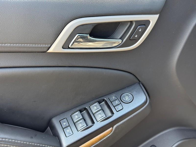 GMC Yukon Vehicle Image 20