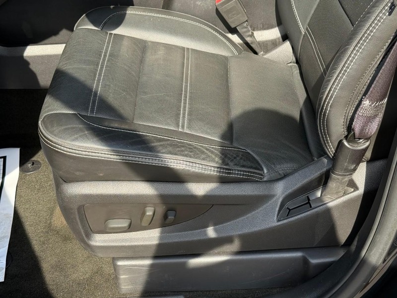 GMC Yukon Vehicle Image 25