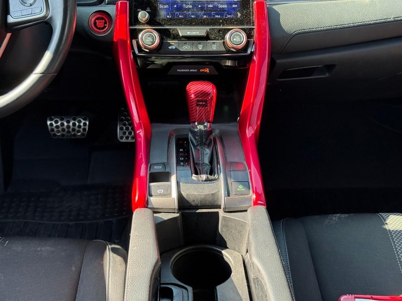 Honda Civic Hatchback Vehicle Image 19