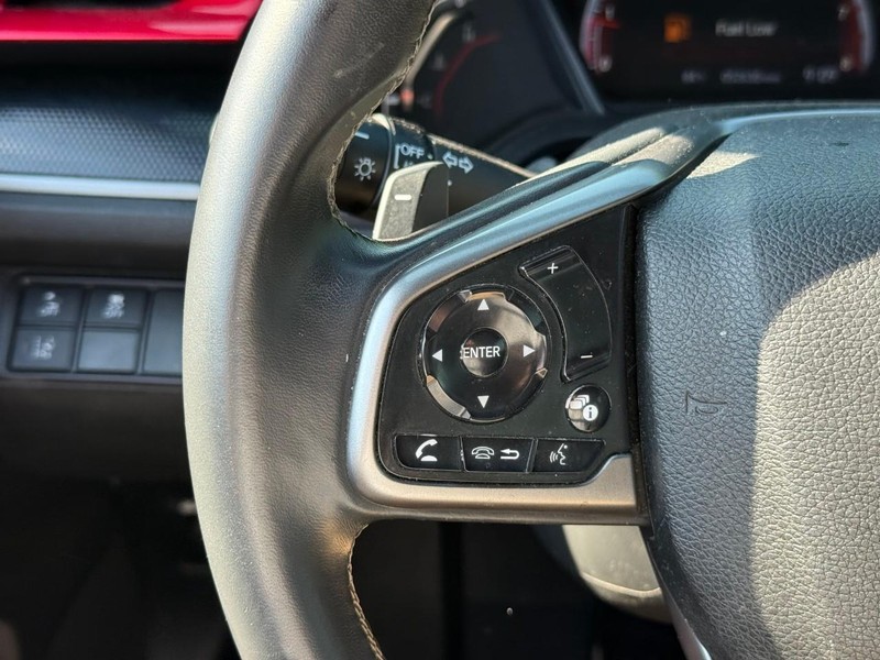 Honda Civic Hatchback Vehicle Image 22