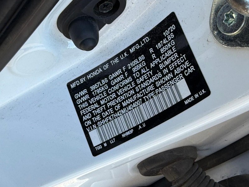 Honda Civic Hatchback Vehicle Image 28