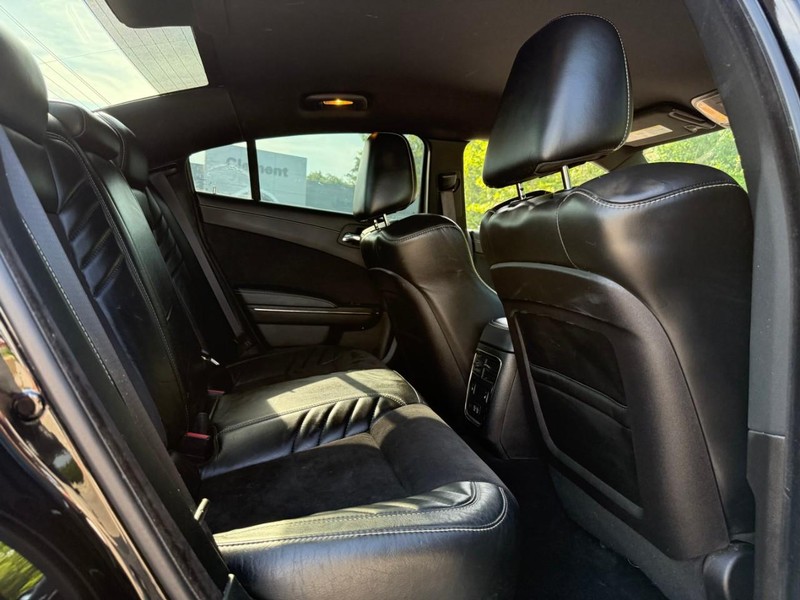 Dodge Charger Vehicle Image 13
