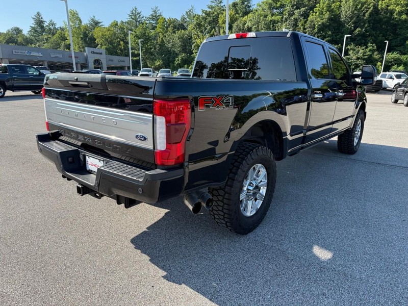 Ford Super Duty F-250 SRW Vehicle Image 11