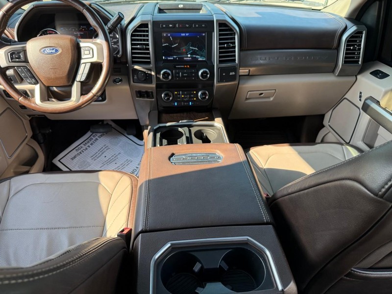 Ford Super Duty F-250 SRW Vehicle Image 16