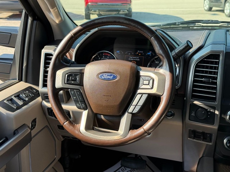 Ford Super Duty F-250 SRW Vehicle Image 17