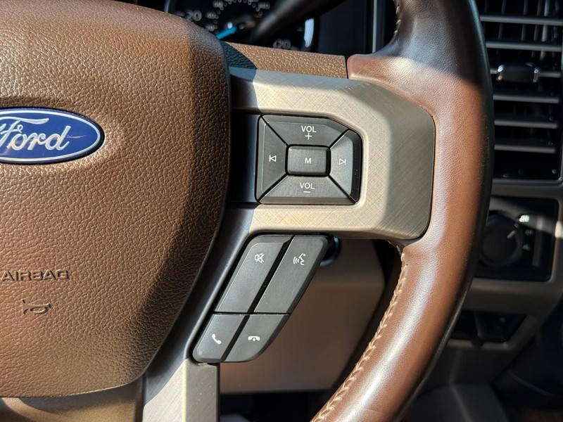 Ford Super Duty F-250 SRW Vehicle Image 25