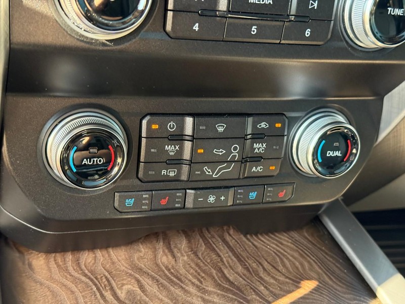 Ford Super Duty F-250 SRW Vehicle Image 27