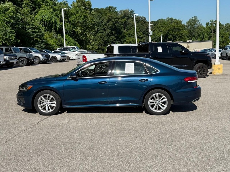 Volkswagen Passat Vehicle Image 03